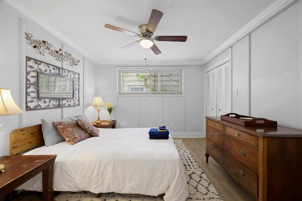 2 bedrooms, desk, iron/ironing board, travel crib