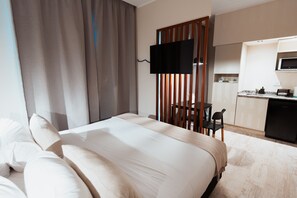 In-room safe, free WiFi, bed sheets