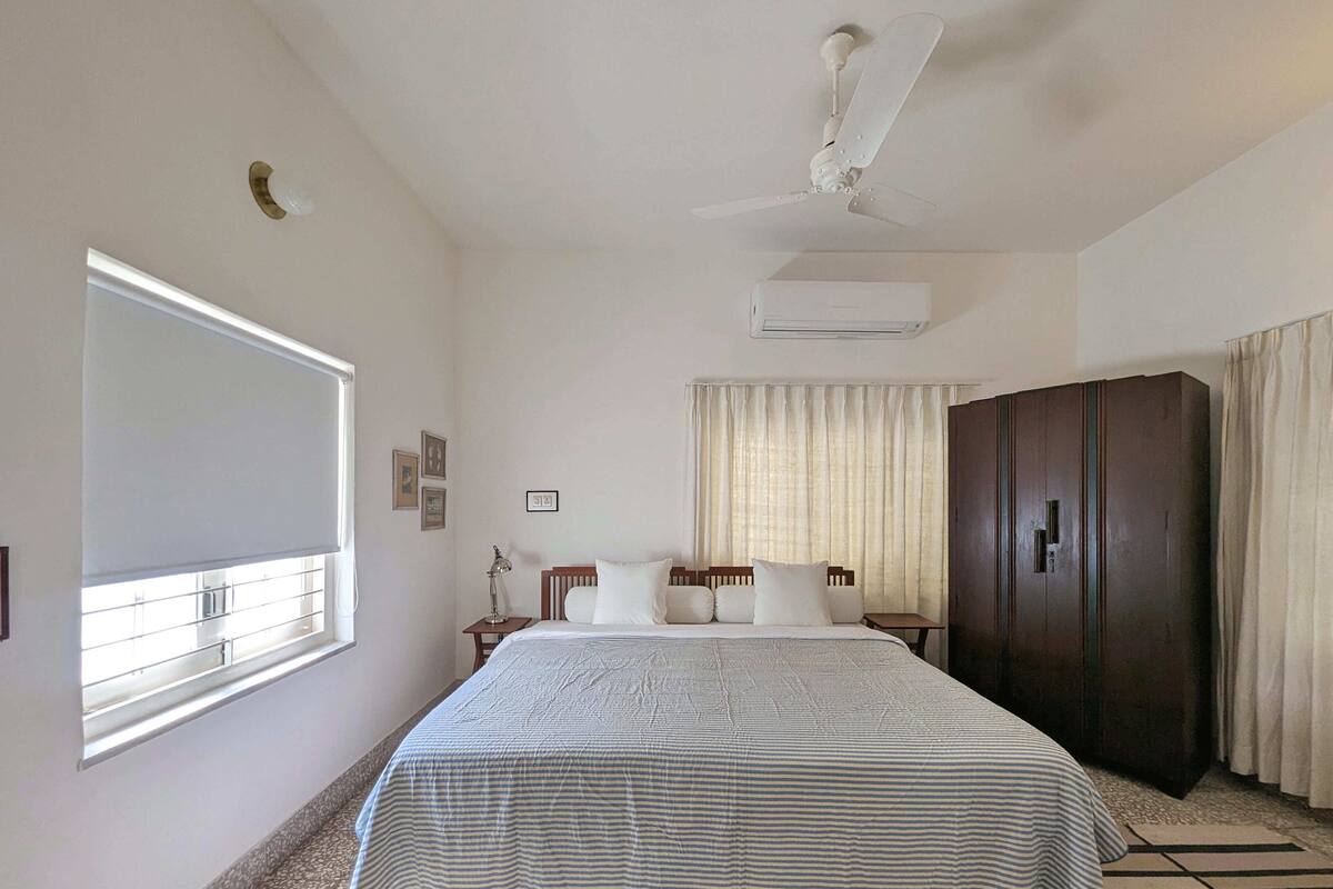 In-room safe, blackout curtains, free WiFi