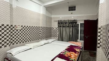 Triple Room, Balcony, City View | Premium bedding, free WiFi, bed sheets