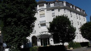 Exterior - 52m² Apt, 4 pers, Casino area, WiFi, Parking (Bagnères-de-Luchon)