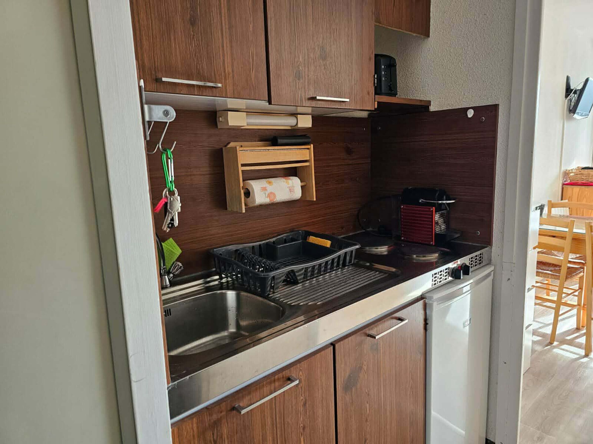 Frigorífic, microones, cafetera i tetera i torradora 