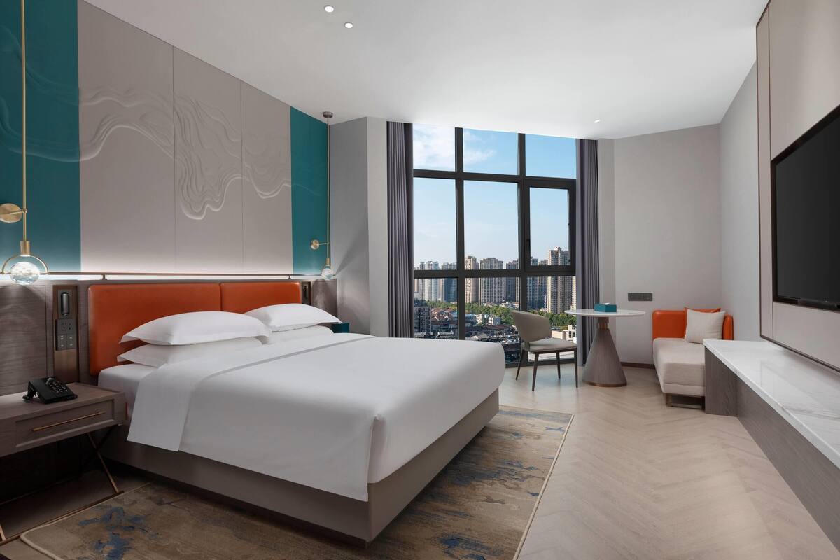 Business Room, 1 King Bed, Non Smoking