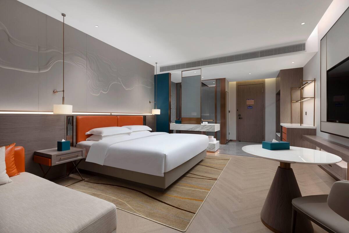 Deluxe Room, 1 King Bed, Non Smoking