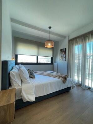 Quartos à prova de som, ferros/tábuas de passar roupa, Wi-Fi de cortesia