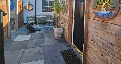 Welcome to Sea Quinn Views Annex...
Coastal Charm at Your Doorstep
