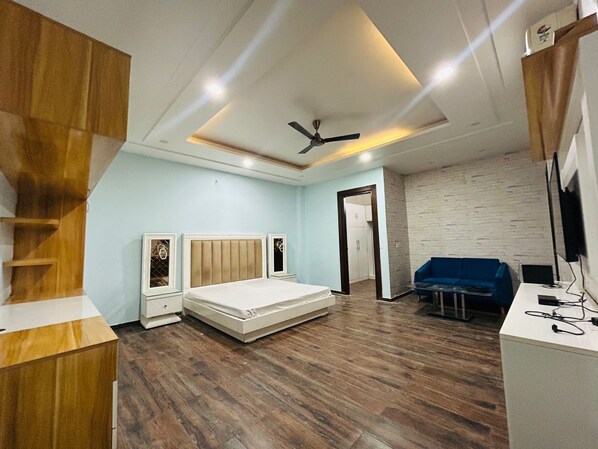 Superior Double Room, City View | In-room safe, laptop workspace, blackout curtains, soundproofing - golden hotel  (Greater Noida)