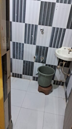 Bathroom - Yuvraj Bhavan Dwarka (Dwarka)