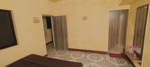 Deluxe Double Room, City View | Free WiFi, bed sheets