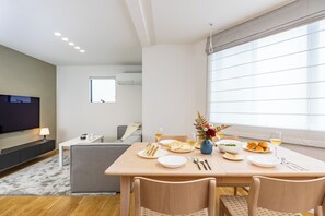 Familiehus | Spiseområde på rommet