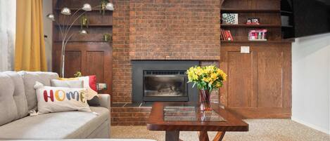 TV, peis og kontorer