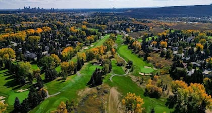 2BR Cozy Suite• Fireplace• Yoga Studio• FREE Banff Pass• Parking• Netflix!