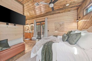 1 غرفة نوم ومكواة/لوح كي وواي فاي وملاءات أسرّة