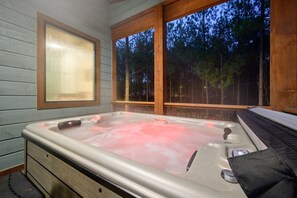 Bañera de hidromasaje al aire libre