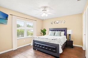 3 slaapkamers, een strijkplank/strijkijzer, wifi, beddengoed