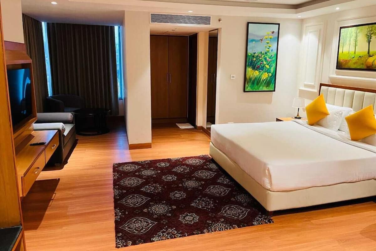 Superior Room | Desk, iron/ironing board, free WiFi