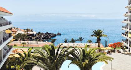 Apartment Edith - Ocean View Just Above the Beach