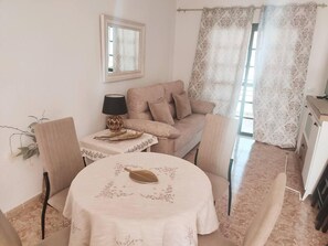 Apartment | Dining