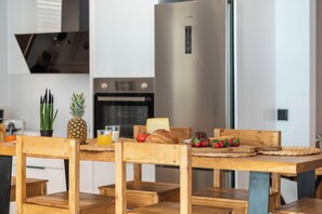 Deluxe Villa, 3 Bedrooms, Private Pool, Sea View | Dining room - D Palm Premium Living (Chania)