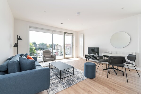 Deluxe Apartment, Balcony | Living area | TV - Cornerstone Two  (Dublin)