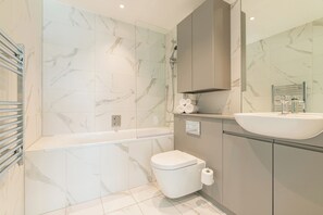 Deluxe Apartment, Balcony | Bathroom | Toilet paper - Cornerstone Two  (Dublin)
