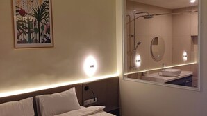 Deluxe Double Room, Pool View | Desk, laptop workspace, soundproofing, iron/ironing board (on request) - Hanra Stay Hotel (Tashkent)