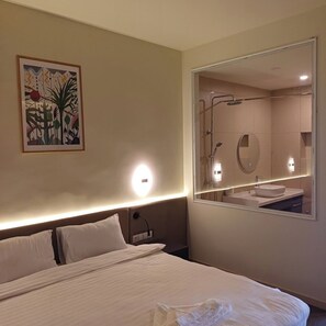 Bureau, espace de travail pour ordinateur portable