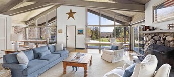 Luxury 5-BR Mountain Estate 10-min to Manchester