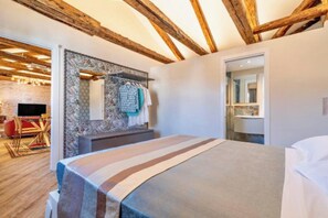 2 slaapkamers, een bureau, een strijkplank/strijkijzer, gratis wifi