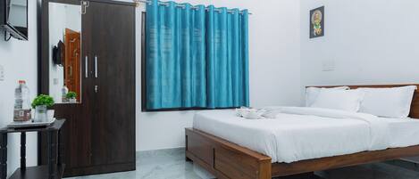 Standard Double Room, Patio, City View | Desk, laptop workspace, soundproofing, free WiFi