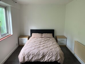 Appartement | 2 chambres, fer et planche à repasser, accès au Wi-Fi (inclus)