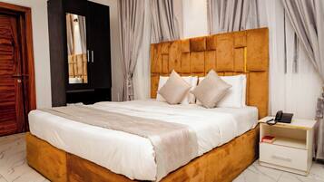 Apartment | 2 bedrooms, iron/ironing board, free WiFi, bed sheets