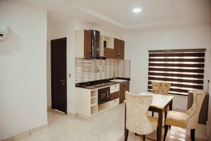 House | Private kitchen | Fridge, microwave, oven, stovetop