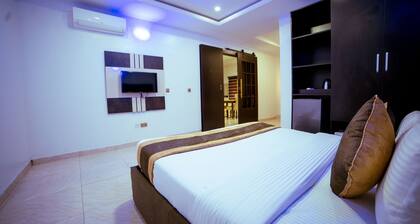 1-bedroom Flat - Sleeps 3 - Pool - Spa - Parking