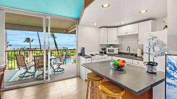 冰箱、微波炉、烤箱、炉灶