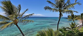 New Listing: Ocean view, just steps to reef