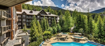 Lodge-Style Comfort | Open Concept Studio Suite