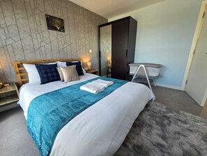 Appartement | 3 chambres, fer et planche Ă repasser, Wi-Fi gratuit, draps fournis