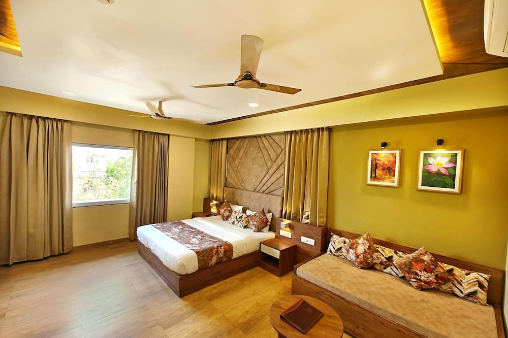 Hotel Opulence Inn