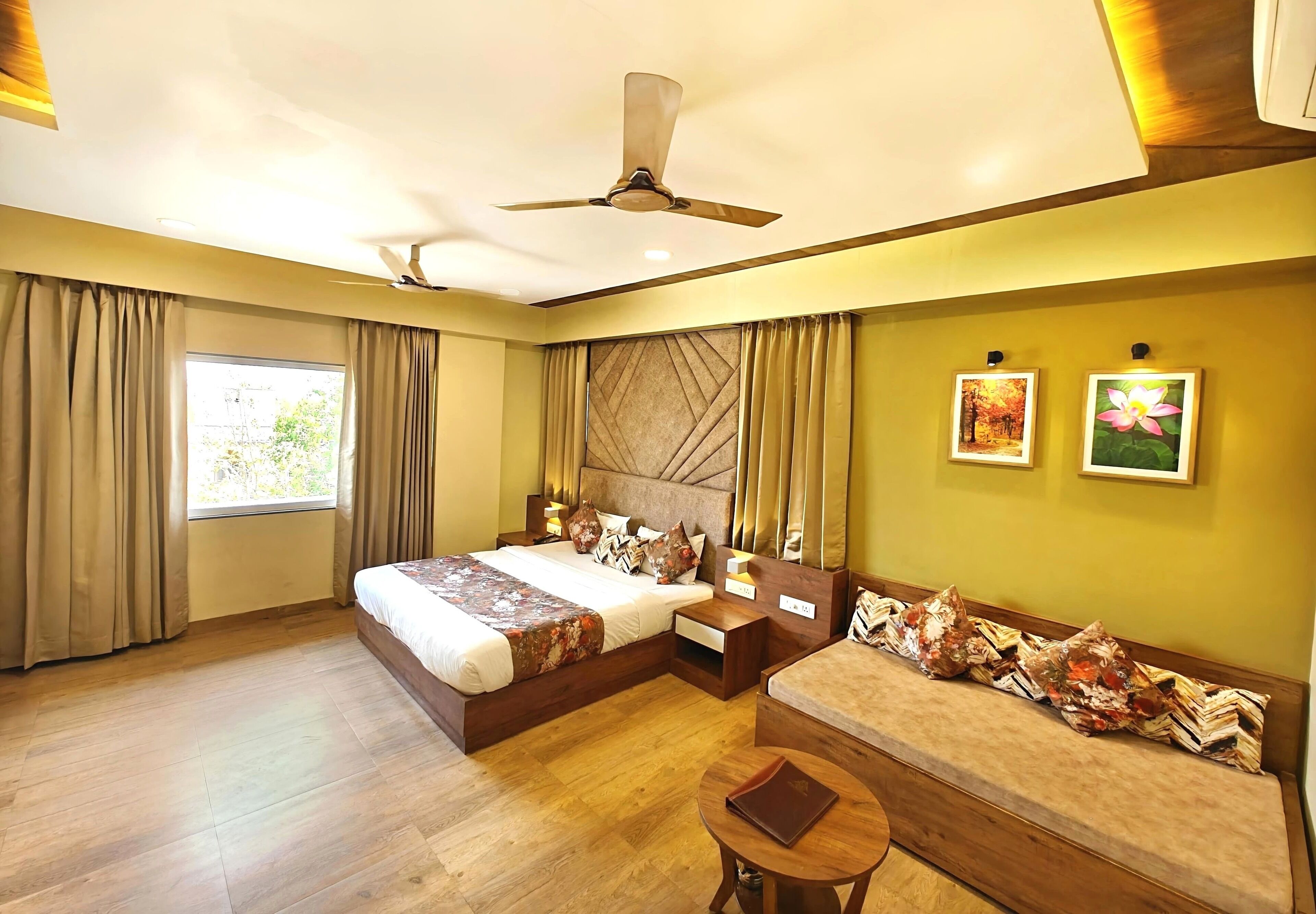 Soundproofing, free WiFi, bed sheets