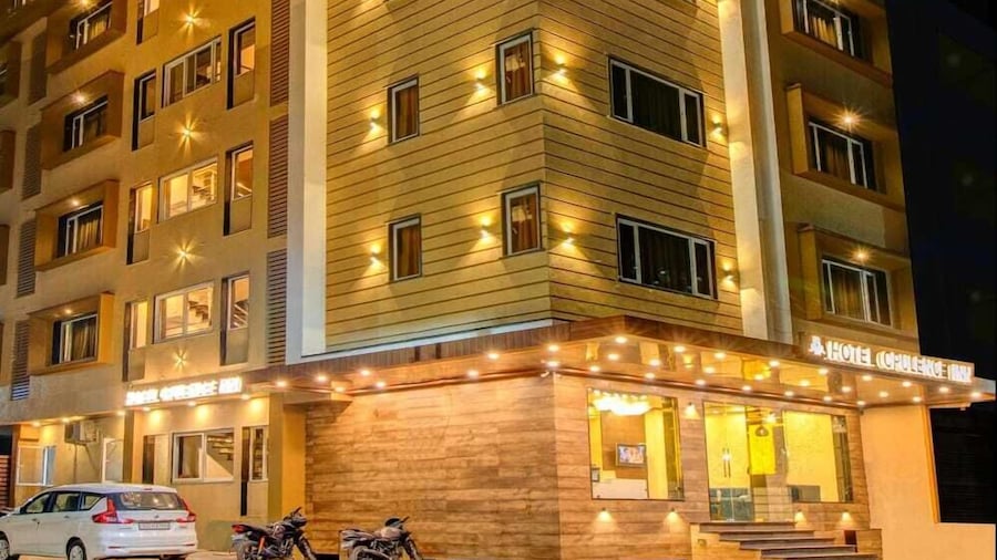 Hotel Opulence Inn
