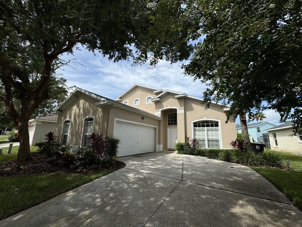 Exterior - Julliard Villa (Davenport)