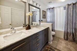 House, Multiple Beds, Pool Access, Pool View (Ella Mae Golf Villa) | Bathroom - Ella Mae Golf Villa - Pet Friendly (Davenport)