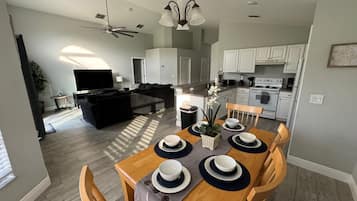 House, Multiple Beds, Pool Access, Pool View (Casablanca Villa) | Interior