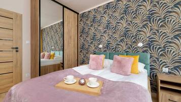 1 bedroom, desk, iron/ironing board, WiFi