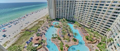 من حمّامات السباحة المغطاة، حمّام سباحة مُدفَّأ