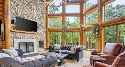 Grand Lodge by PMR | 10BR Private Estate | Indoor Pool | Elevator | Sleeps 28