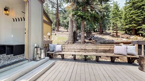 Terrace/patio - Renovated Cabin. Open Floor Plan. Private Washer/Dryer, Outdoor Pool On-site! (Mammoth Lakes)