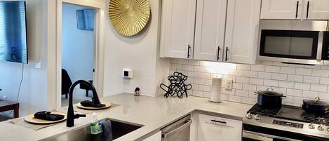 Apartment, Multiple Beds, Balcony (Harvest Gem) | Private kitchen | Fridge, microwave, oven, stovetop