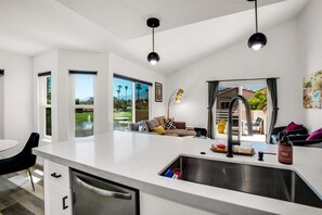 Interior - Beautifully Updated 2 Bedroom Condo with Stunning Views (La Quinta)